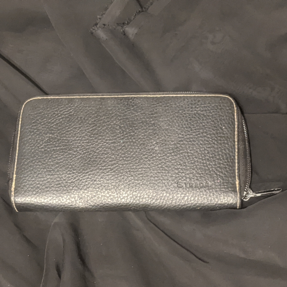 Strada Wallet